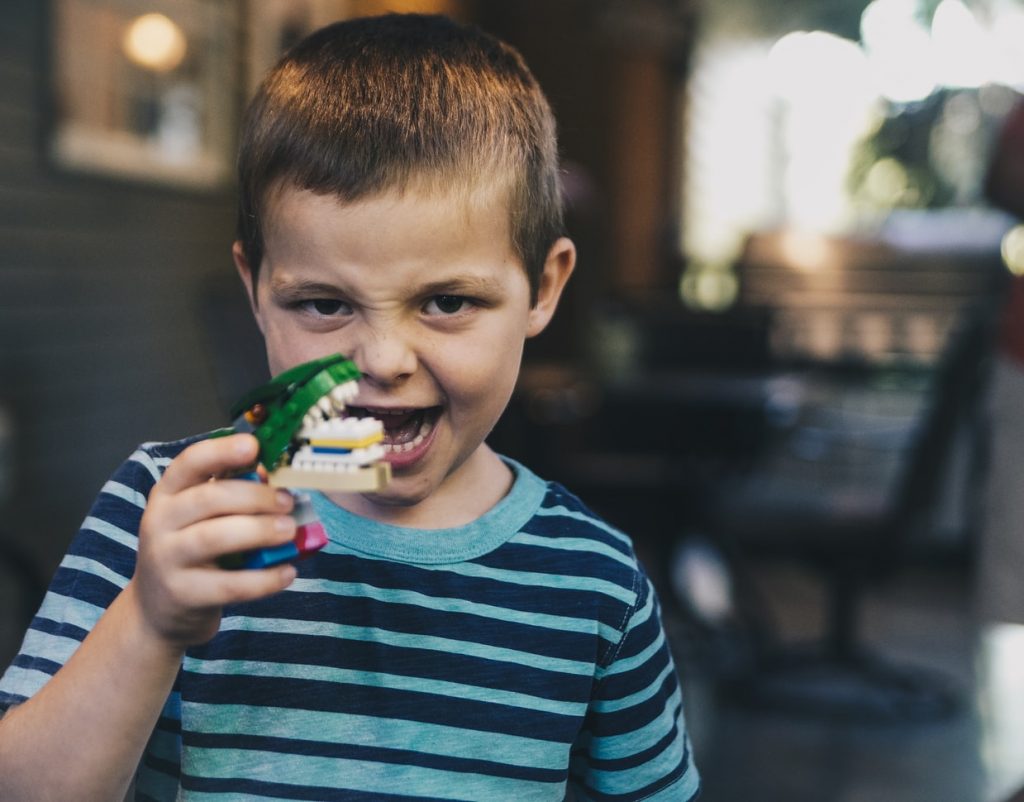 enfant chez le dentiste